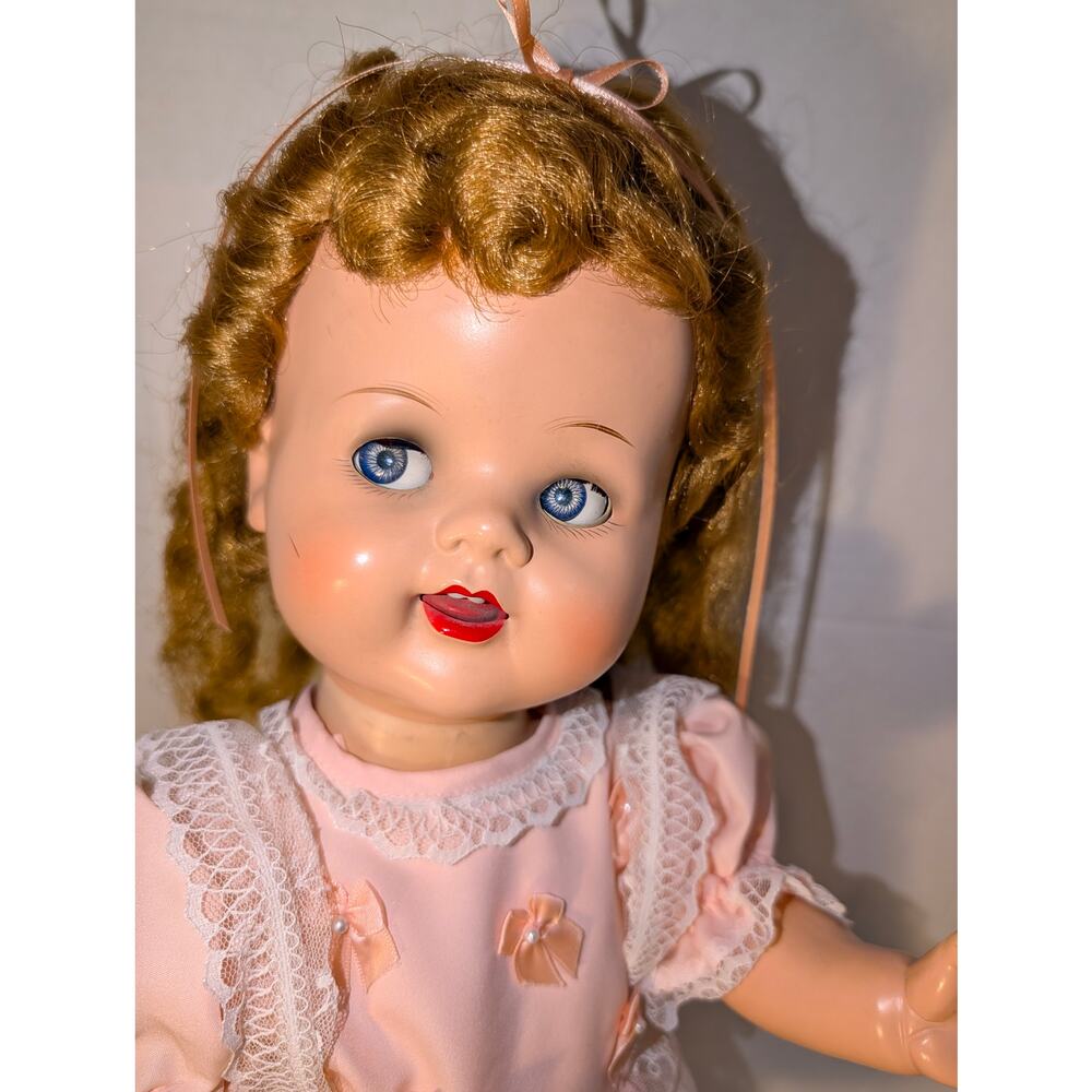 Vintage 1950's 22" Ideal Saucy Walker Doll - Picture 2 of 9